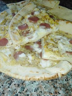 صورة لوصفة بيتزا بيض ونقانق بالمايكرويف 🍕
