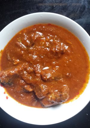 A picture of Tomatoes stew.