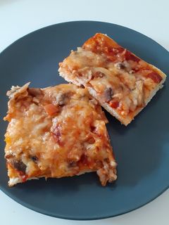 Φωτογραφία της συνταγής Γρήγορη και νόστιμη πίτσα με σιμιγδάλι