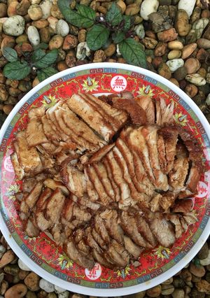 รูปของ “หมูแดง” เฮงเฮงเฮง