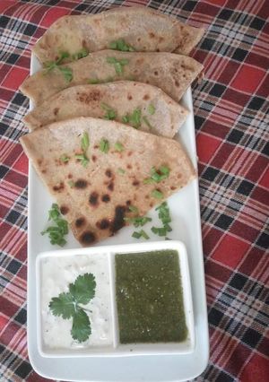 A picture of Aloo roti.