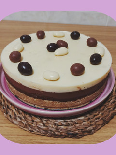 Una foto de 🍫Tarta de 3 chocolates fácil (molde 20 cm) 🍫 🤤