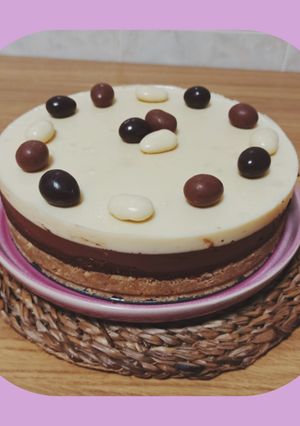 Una foto de 🍫Tarta de 3 chocolates fácil (molde 20 cm) 🍫 🤤