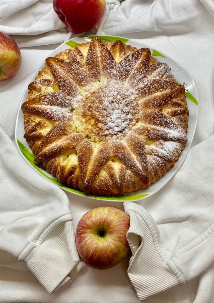 Шарлотка з яблуками