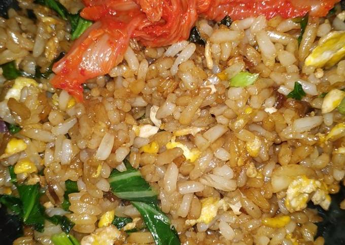 Langkah Mudah untuk mengolah Nasi Goreng Kecap Bawang Putih Enak ala Abang2 Simpel yang Bisa Manjain Lidah