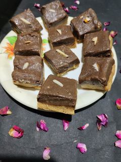 চকোলেট বরফি সন্দেশ (chocolate barfi sandesh recipe in bengali) রেসিপির প্রধান ছবি