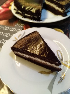 صورة لوصفة كيكة الشوكولاته والنسكافية بحشوة الكريمة 😋💓