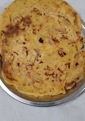 बेसन का चीला (besan ka cheela recipe in Hindi) रेसिपी मुख्य फोटो