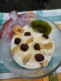 Yogurt y frutas disecadas (sano, sencillo, rico, rápido)