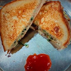 A picture of Omlette Sandwich.