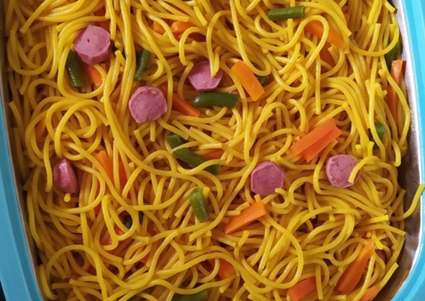 Sausage veggies in turmeric pasta