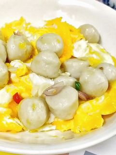 รูปของ ไข่ยู่ยี่ลูกชิ้นปลาเยาวราช