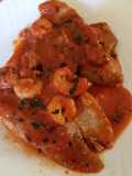 Gallineta con tomate y gambas