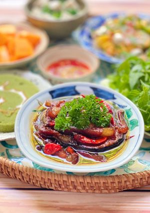 A picture of Caramelized Braised Tuna.