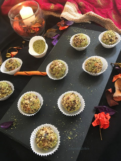 A picture of Dry Fruit Ladoos.