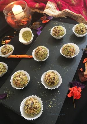A picture of Dry Fruit Ladoos.