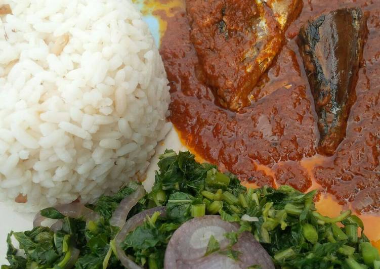 Rice, fish stew and veggie