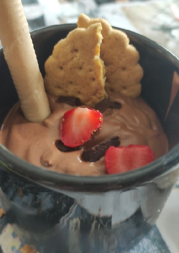 Una foto de Mousse de choco con frutos rojos