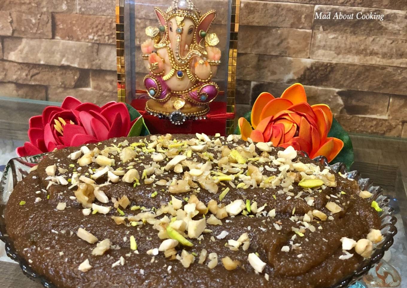 Atta Sooji Halwa (Semolina Whole Wheat Flour Pudding)