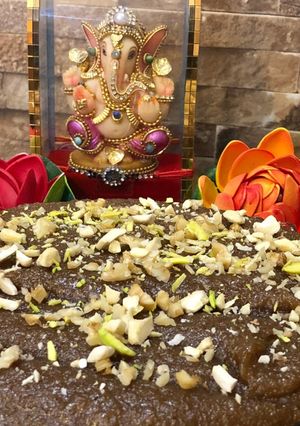 A picture of Atta Sooji Halwa (Semolina Whole Wheat Flour Pudding).