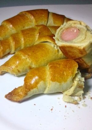 A picture of Sausage Cossiants.