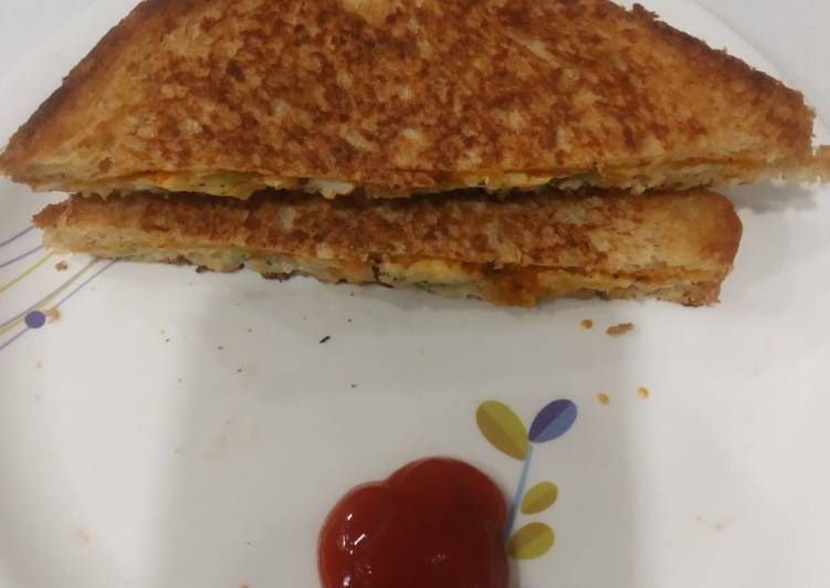 Step-by-Step Guide to Prepare Tasty Cheese-Capsicum Sandwich