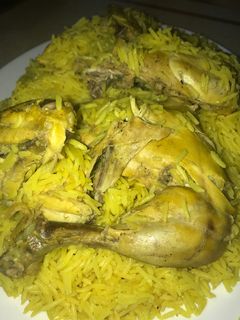 صورة لوصفة رز اصفر بالدجاج