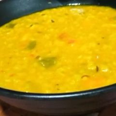 Oats masala khichdi A picture of Oats masala khichdi.