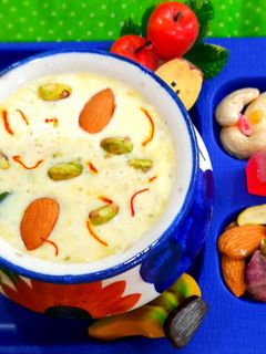 કેસરીયો દૂધપાક (Kesariyo Doodhpak Recipe In Gujarati) રેસીપી મુખ્ય ફોટો