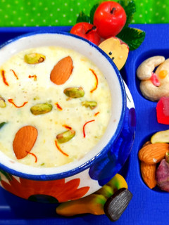 કેસરીયો દૂધપાક (Kesariyo Doodhpak Recipe In Gujarati) રેસીપી મુખ્ય ફોટો