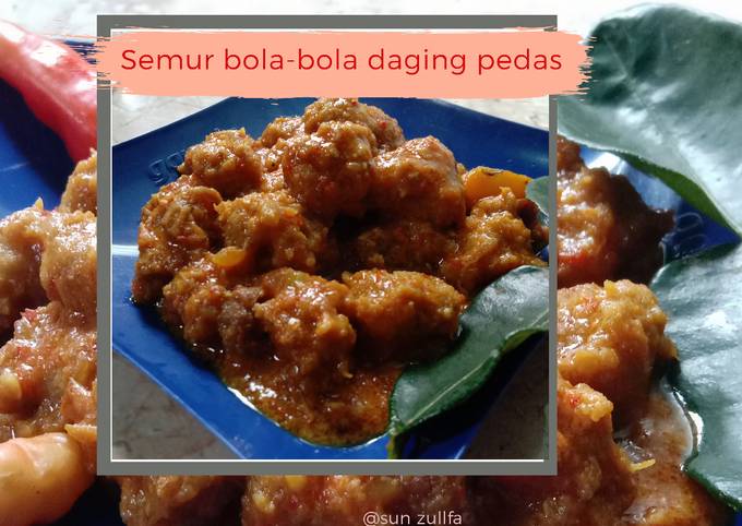 Semur bola-bola daging pedas