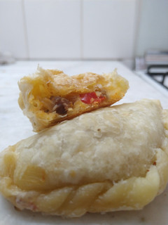 Una foto de Empanadas de carne a cuchillo con queso. simples