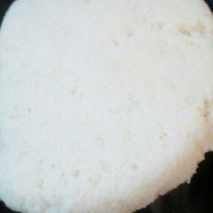 A picture of Ugali na maziwa.