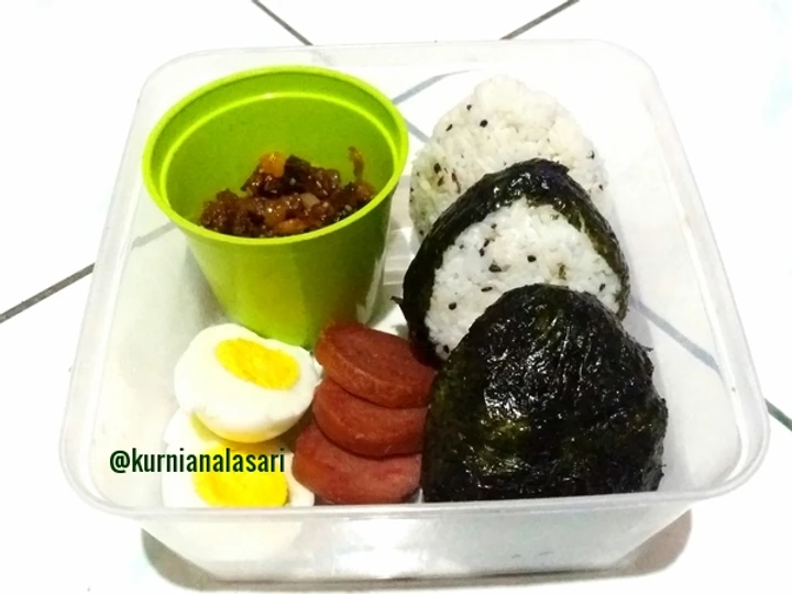 Langkah Mudah untuk Membikin Resep  Onigiri (nasi kepal) isi daging, bekal simple yang Enak, Lezat Sekali