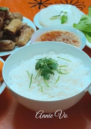 Hình của món Bánh phở cuốn thịt nướng.
