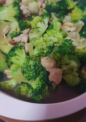 Foto resep Tumis Brokoli Ayam SUPER SIMPLE
