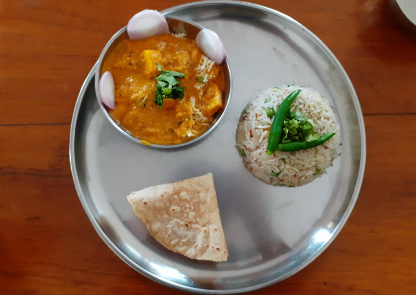Kadhai paneer with smoky rice and chapati