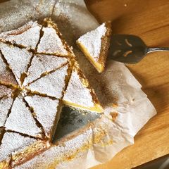 A picture of Sweet Lemon & Shortbread Bars.