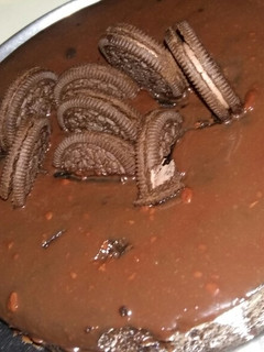 ओरियो बिस्कुट केक (oreo biscuit cake recipe in Hindi) रेसिपी मुख्य फोटो