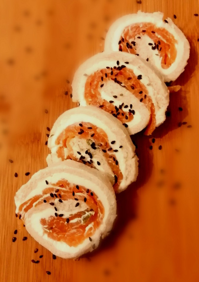 Una foto de Rollitos di Salmone Affumicato