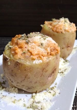 Una foto de Papas al Horno Rellenas de ají de gallina 👍🇵🇪