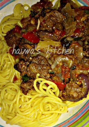 A picture of Curried spaghetti with meat sauce.