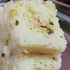 A picture of Nariyal ki Burfi.