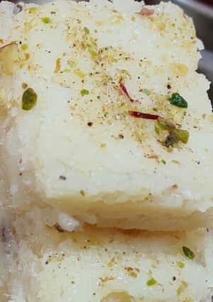 A picture of Nariyal ki Burfi.