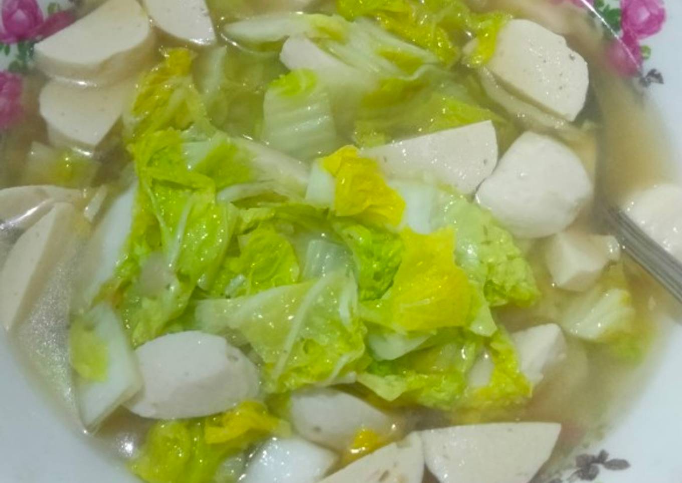Sawi putih dan bakso ikan