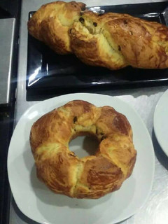 Una foto de Pan de uvas pasas y nueces😍
