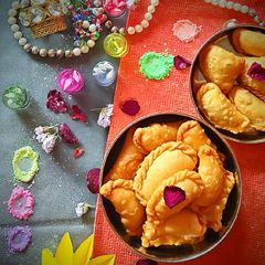 A picture of Gujiya.