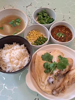 A picture of Chicken Rice in a Rice Cooker.