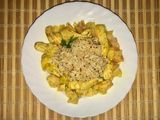 Pollo y bacon al curry, quinoa y arroz basmati