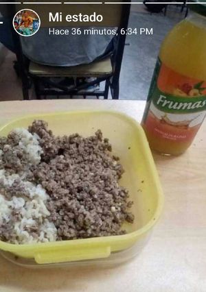 Una foto de Arroz integral con carne molida
